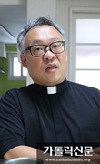 제16회 가톨릭 환경상 대상 수상한 불휘햇빛발전협동조합 이사장 김대건 신부_가톨릭신문 21